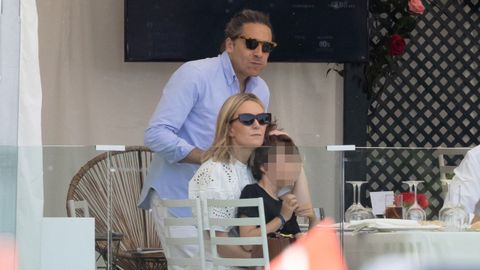 Marta Ortega y Carlos Torreta, con el peque�o Amancio en el Longines Global Champions