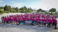 Una marea rosa toma A Pobra do Carami�al en la Andaina solidaria de Congalsa