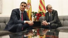 El presidente del Gobierno, Pedro S�nchez, y el de la Generalitat, Quim Torra, durante su encuentro el pasado diciembre en el palacio de Pedralbes, en Barcelona.  