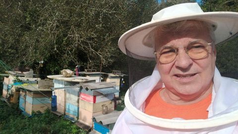 Rafael D�az Nieto, en su colmenar de Valdovi�o.