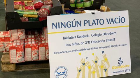 Campa�a de recogida de alimentos promovida por alumnos de 3�B de educaci�n infantil del colegio Obradoiro de A Coru�a