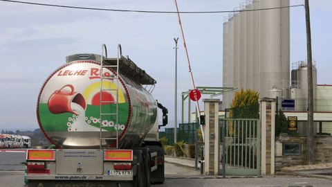 Un camión de Leche Río