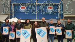 Cargos electos y militantes del BNG presentaron una campa�a en la plaza provisional de Ourense de apoyo al comercio local