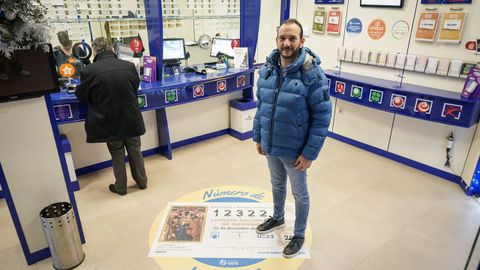 Jorge, en la Administracin Anta, en la calle del Paseo de Ourense