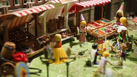 A mostra consta de cinco dioramas con distintas recreacins