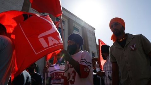 Manifestantes protestan por la muerte de Satnam Singh, el sbado en Latina, Italia.