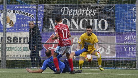 Borja Su�rez frenando un bal�n.