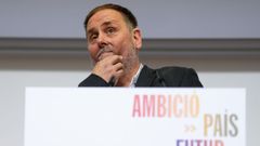 El presidente de ERC, Oriol Junqueras, ofreci una rueda de prensa en la sede del partido en Barcelona.