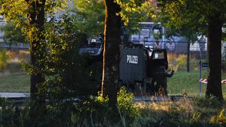 La polic�a suiza en el hip�dromo de Aarau, lugar del suceso