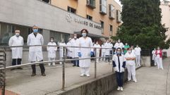 La plantilla se concentr� al mediod�a en el exterior del centro de salud