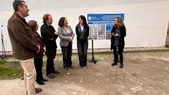 La conselleira de Vivenda Mar�a Mart�nez Allegue, visit� este mi�rcoles la parcela cedida por el Ayuntamiento de A Coru�a en la calle Rey Abdullah, acompa�ada por el concejal e Urbanismo, Rehabilitaci�n e Vivenda, Francisco Din�s D�az Gallego
