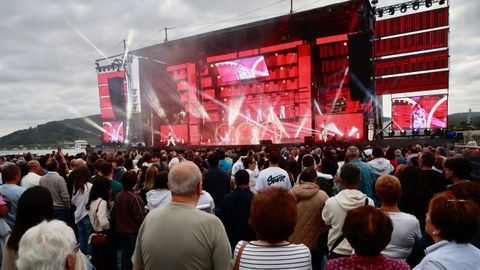 La Par�s de Noia congreg� a un numeroso p�blico de todas las edades en el puerto de Ferrol.