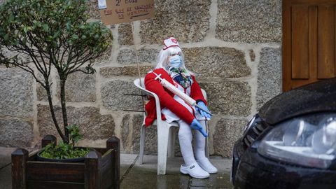 Ribadavia se llena de mecos. Praza do Cruceiri�o