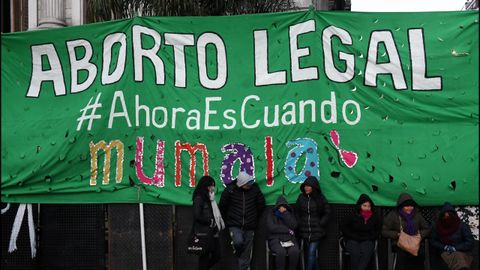 Manifestantes a favor de la legalizaci�n del aborto en Argentina