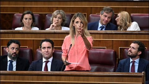 La portavoz del PP, Cayetana �lvarez de Toledo, se emple� a fondo contra el PSOE