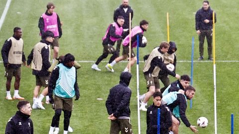 Los jugadores del Celta, durante el entrenamiento de este mi�rcoles en la Cidade Deportiva Afouteza.