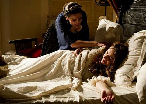 La marquesa es interpretada por la actriz gallega Miryam Gallego.