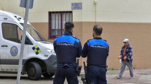 Atestados de Nar�n, ayer durante un servicio.