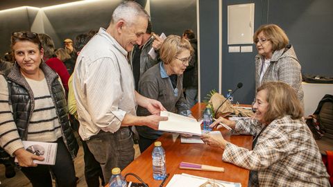 PRESENTACION DEL LIBRO DE AURORA MARCO