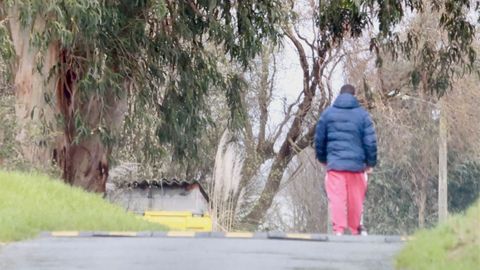 Entrada al campamento de Freixeiro, en Nar&oacute;n, estos d&iacute;as en la zona de Amenad&aacute;s.