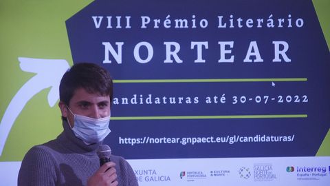 Pedro Rodr�guez, autor del texto, en la entrega del Premio Nortear