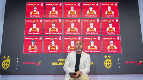 Chus Mateo, seleccionador espa�ol, durante la rueda de prensa celebrada este mi�rcoles.