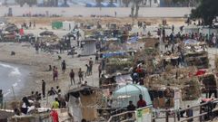 Campamentos de inmigrantes en la playa de El Trampol�n de Ceuta.