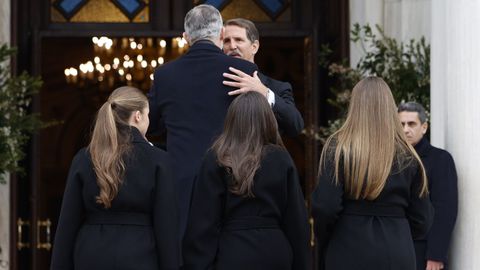 Felipe VI saluda a Pablo de Grecia