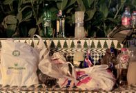 Restos de una noche de botell�n en los jardines de M�ndez N��ez. 