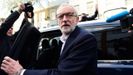 Corbyn es rodeado por la prensa tras su reuni�n con May