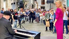 A soprano Ana Bel�n Manteiga, no cortexo do 2025, na homenaxe � cantora Rosario Salgado, nacida en Pontedeume en 1847.