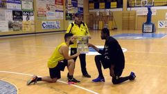 V�deo: El Xuven se queda helado para promocionar su partido del s�bado