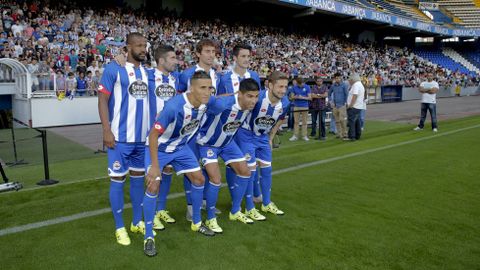 Los nuevos fichajes del Dpor, sobre el csped de Riazor.