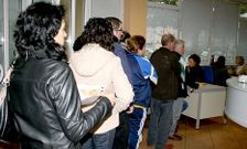 Como en el resto de Espa�a, miles de mari�anos est�n anotados en las oficinas de Empleo.