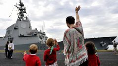 Despedida a la F-102 en la estaci�n de A Gra�a