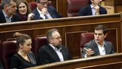 Juan Carlos Girauta (centro), en una imagen de archivo en una sesin de control al Gobierno en el Congreso de los Diputados.