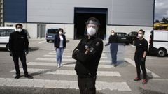 Personal de Futures, en las instalaciones de Xove a las que se traslad� tras el incendio que devast� la nave donde trabajaba en Viveiro
