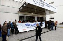 En el CHUO se celebr� una concentraci�n de trabajadores a media ma�ana.