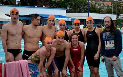 La expedici�n del Club Acu�tico Umia al campeonato en Tenerife estuvo integrada por nueve deportistas.