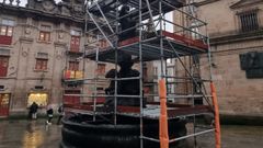 La fuente de Prater�as est� cubierta de andamios estos d�as para realizar el estudio