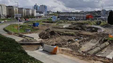 Obras en la confluencia de la avenida de San Crist�bal con Alfonso Molina 