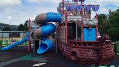Alguien da�� el amortiguador del gale�n del parque de Os Subarreiros, que se hab�a puesto a punto hace unos d�as