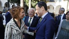 La candidata del PSOE a las elecciones andaluzas, Mar�a Jes�s Montero, saluda al presidente andaluz y aspirante del PP, Juanma Moreno, el pasado 28 de febrero en uno de los actos institucionales para celebrar el d�a de Andaluc�a.