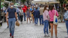 Imagen de la calle peatonal de Boiro, municipio que suma una semana sin registrar ning�n contagio