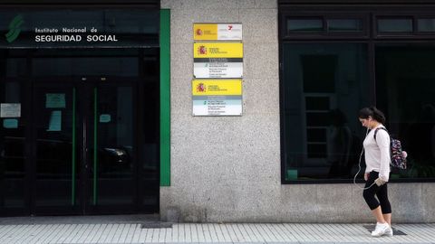 Oficina de la Seguridad Social en Vilagarc�a.
