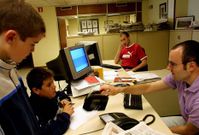 Na categor�a Xuvenil e nivel ESO, o traballo consistir� nunha entrevista que incluir� foto e perfil do protagonista