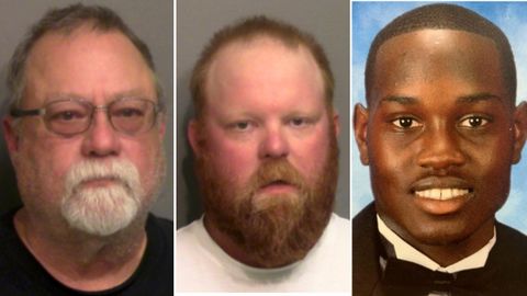 Gregory McMichael, de 64 a�os, y su hijo Travis McMichael, en las fotos policiales, y la v�ctima,  Marcus Arbery