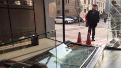 Robo por alunizaje en la tienda Jes�s