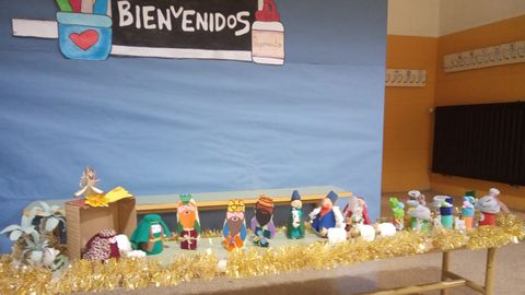 Bel�n navide�o hecho con material reciclado en el colegio Novo Mier