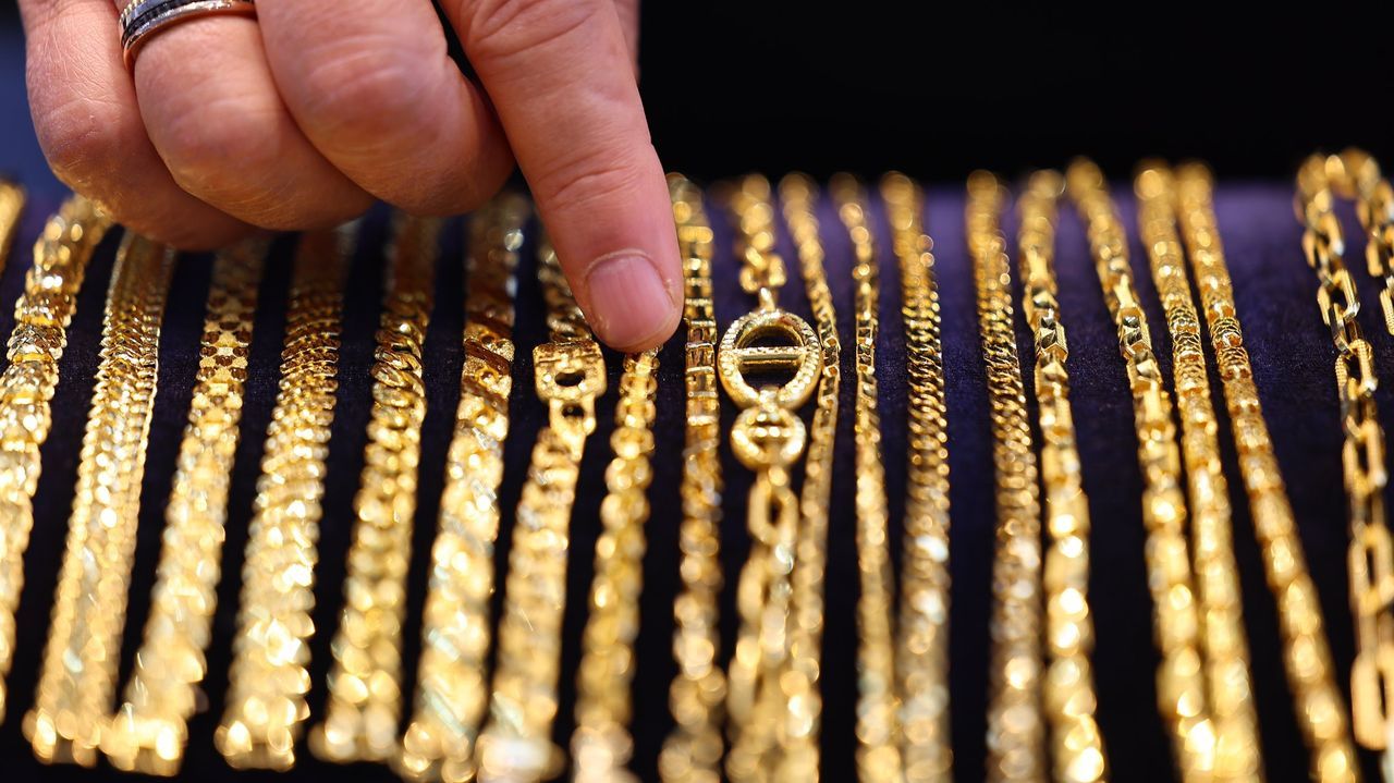 El oro supera los 3.000 dólares por primera vez en su historia